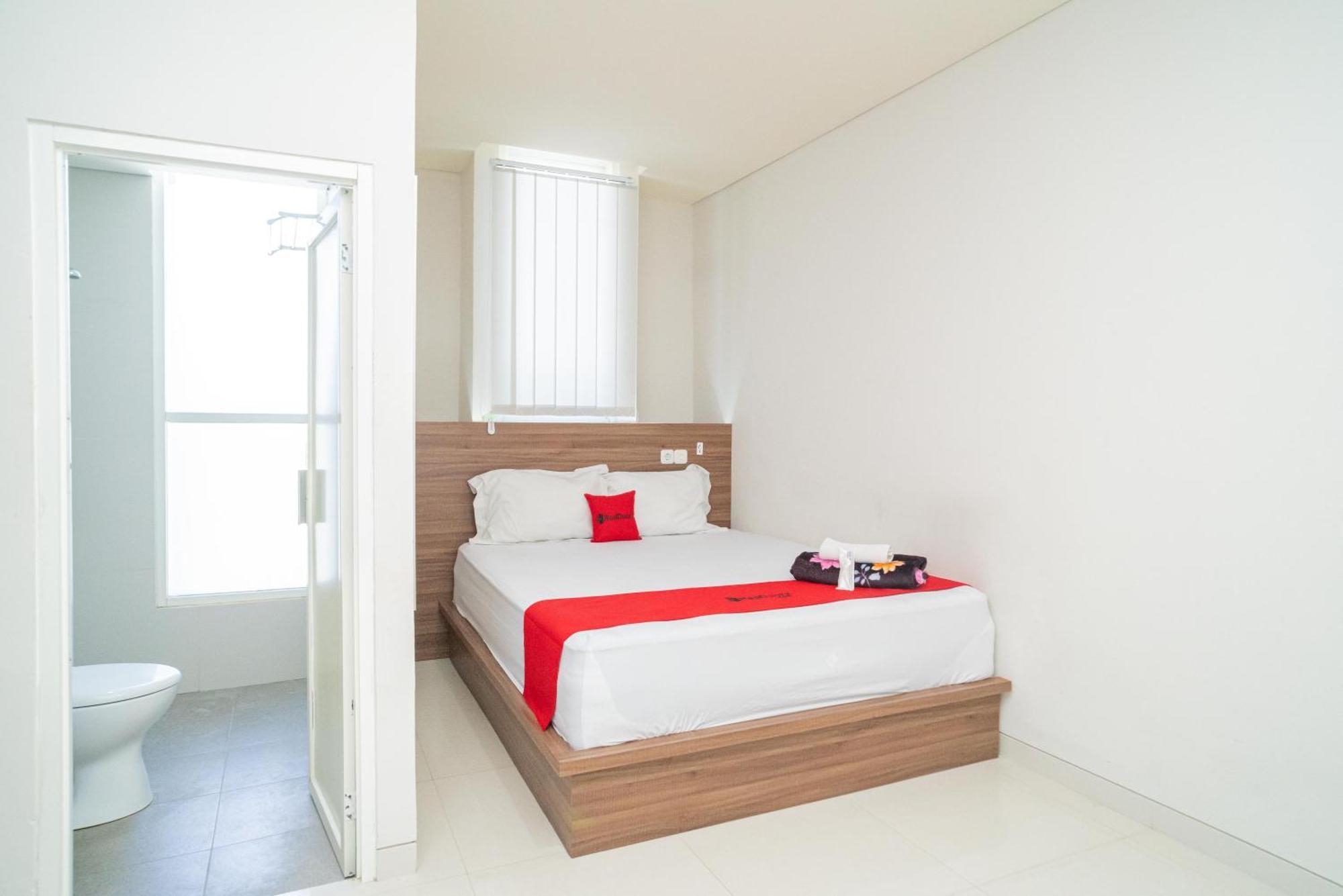 Reddoorz Plus @ Jalan Pemuda Timur Bojonegoro ภายนอก รูปภาพ