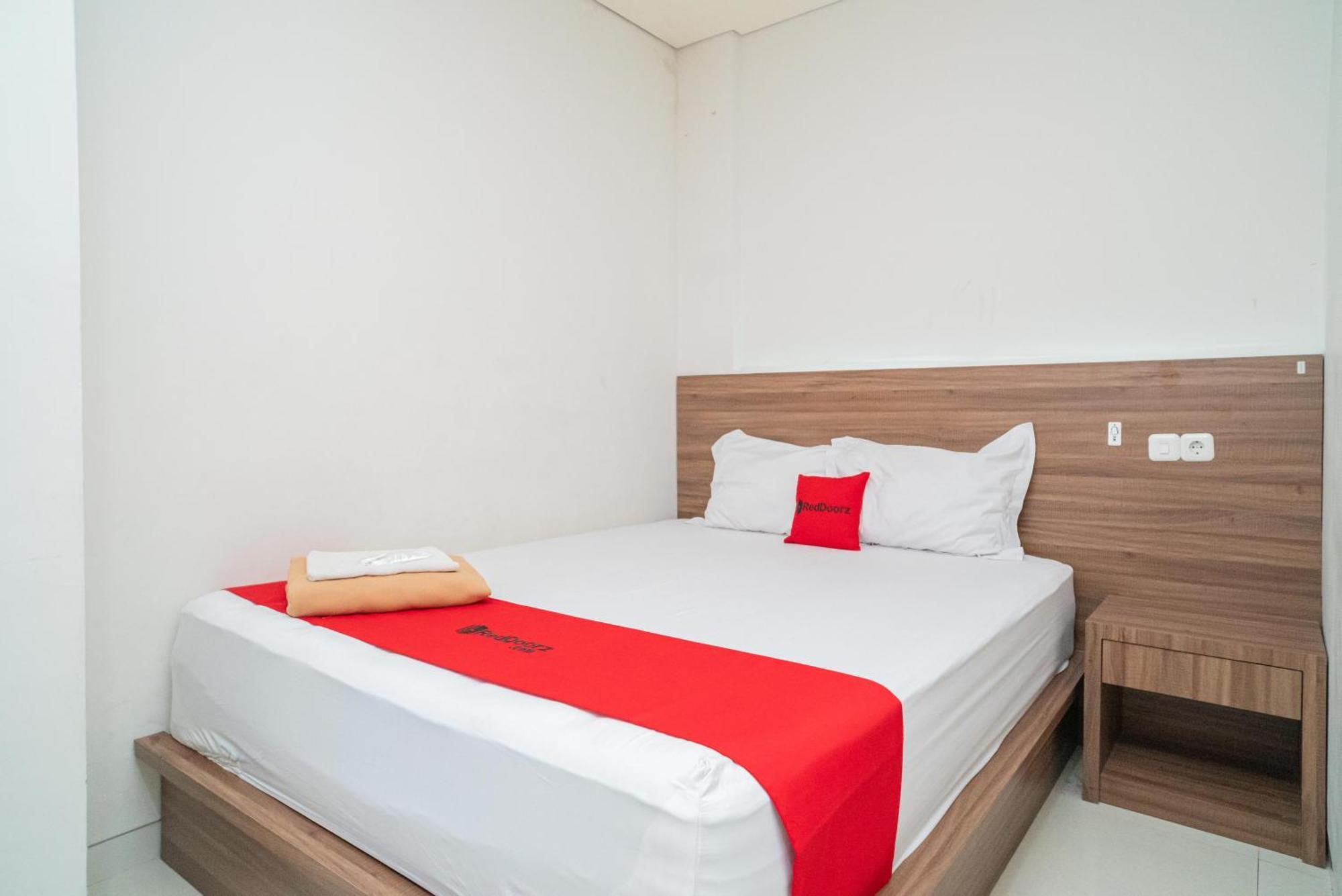 Reddoorz Plus @ Jalan Pemuda Timur Bojonegoro ภายนอก รูปภาพ
