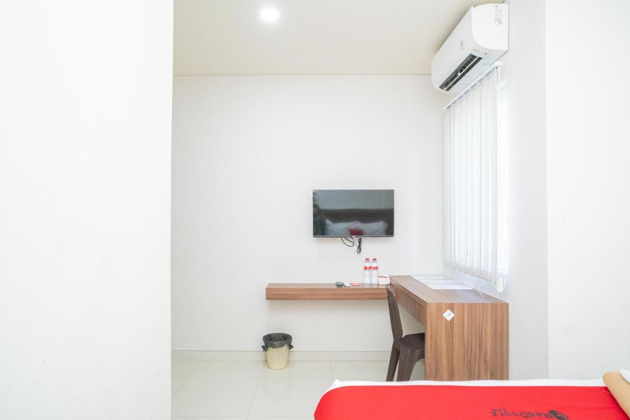 Reddoorz Plus @ Jalan Pemuda Timur Bojonegoro ภายนอก รูปภาพ