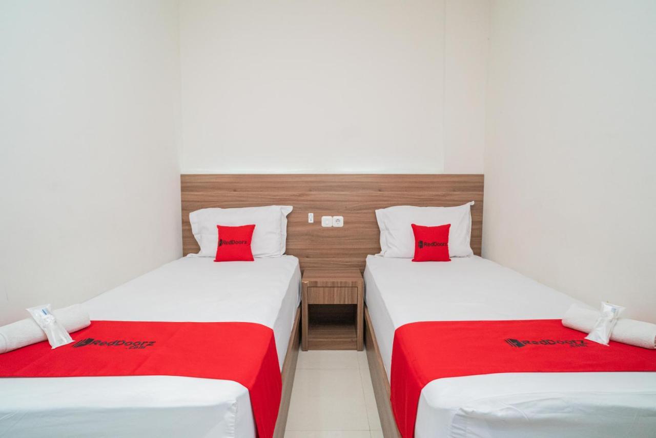 Reddoorz Plus @ Jalan Pemuda Timur Bojonegoro ภายนอก รูปภาพ
