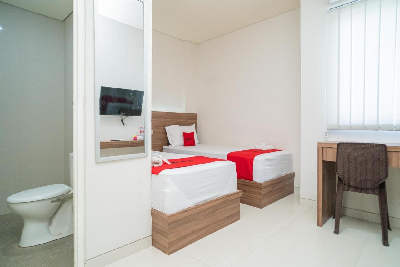 Reddoorz Plus @ Jalan Pemuda Timur Bojonegoro ภายนอก รูปภาพ