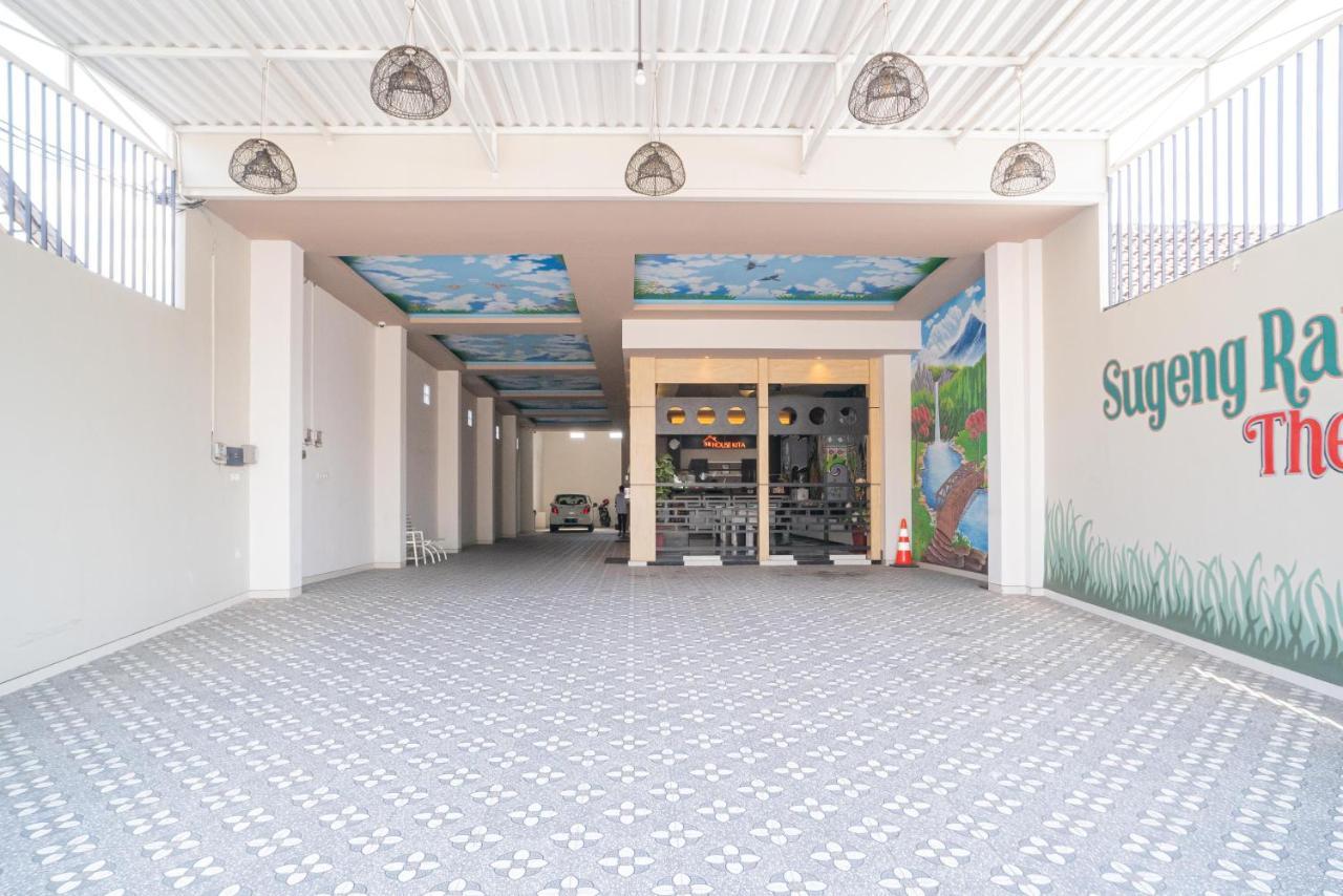 Reddoorz Plus @ Jalan Pemuda Timur Bojonegoro ภายนอก รูปภาพ